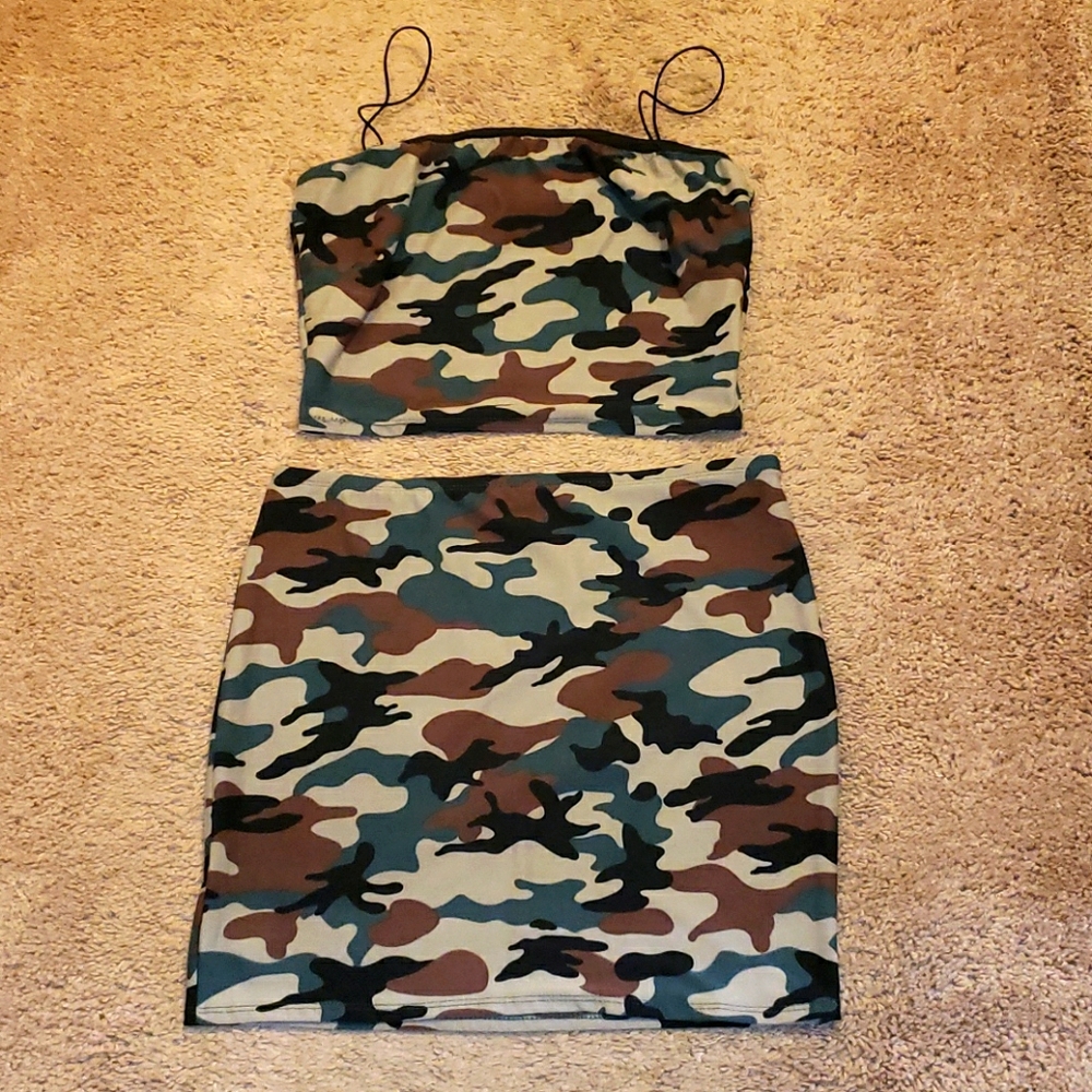 Two piece skirt set.